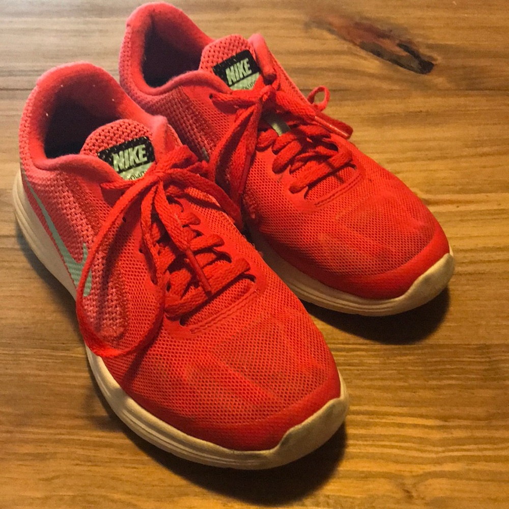 Nike Revolution 3